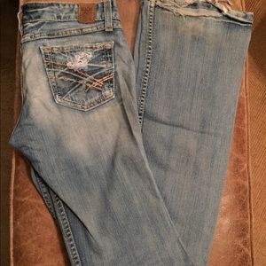 BKE distressed jeans 👖